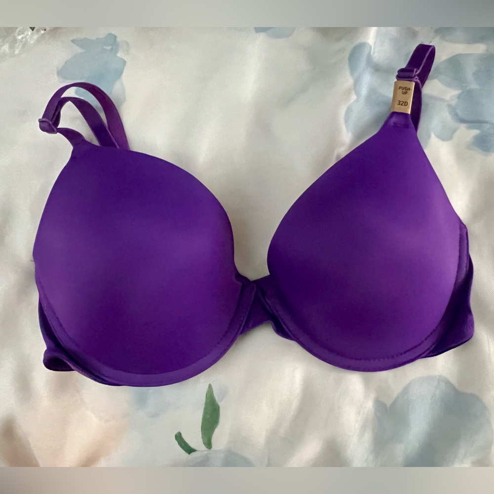 Vs pink  wear every wear push up 32d